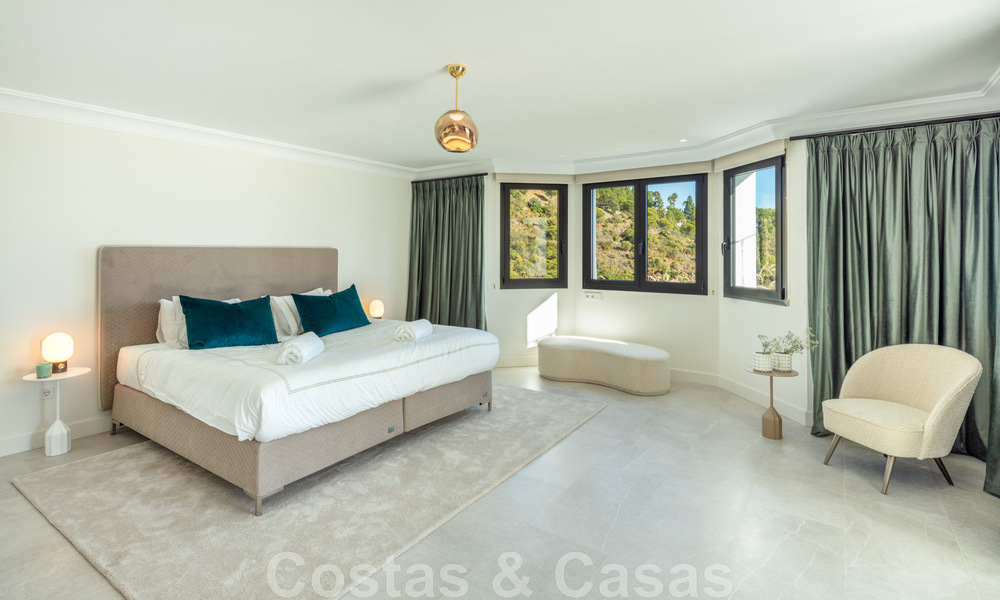 Voortreffelijke luxevilla te koop in een Mediterrane stijl met een eigentijds design op een verhoogde positie in El Madroñal, Benahavis - Marbella 48123