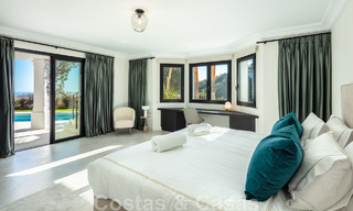 Voortreffelijke luxevilla te koop in een Mediterrane stijl met een eigentijds design op een verhoogde positie in El Madroñal, Benahavis - Marbella 48127 