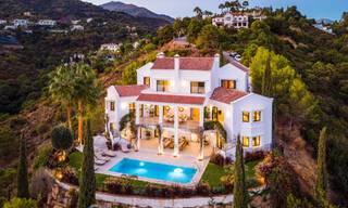 Voortreffelijke luxevilla te koop in een Mediterrane stijl met een eigentijds design op een verhoogde positie in El Madroñal, Benahavis - Marbella 48130 