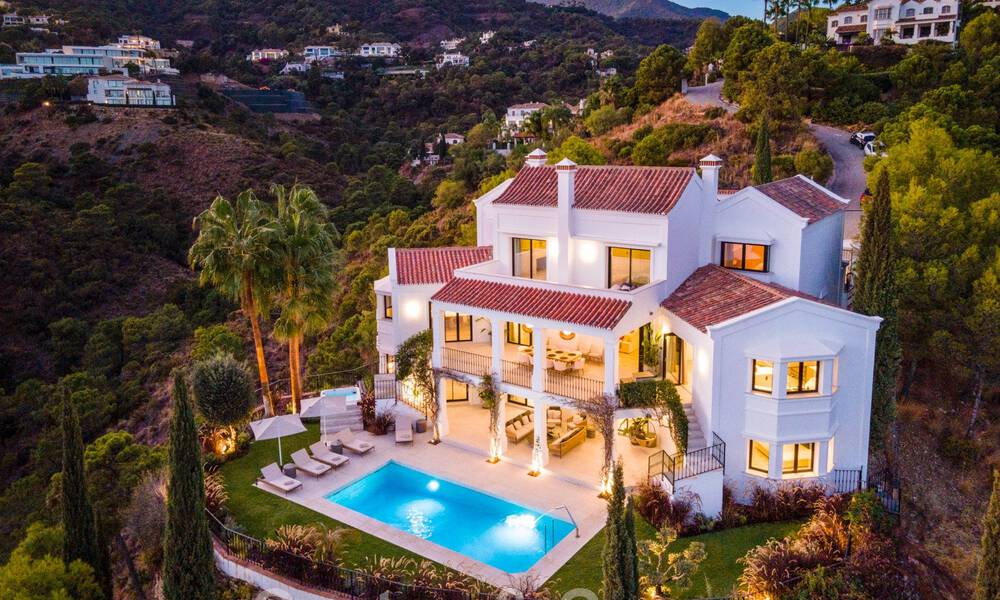 Voortreffelijke luxevilla te koop in een Mediterrane stijl met een eigentijds design op een verhoogde positie in El Madroñal, Benahavis - Marbella 48131
