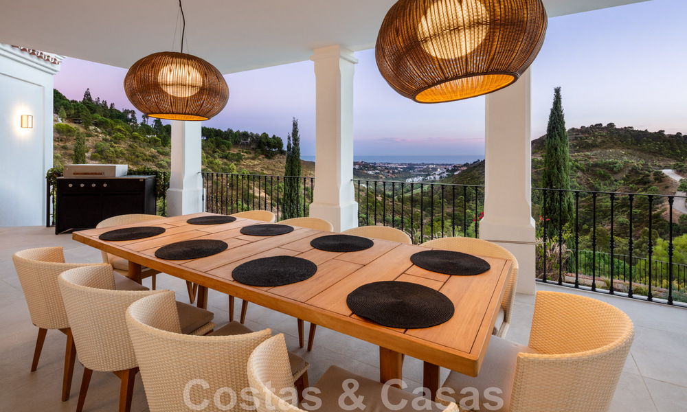 Voortreffelijke luxevilla te koop in een Mediterrane stijl met een eigentijds design op een verhoogde positie in El Madroñal, Benahavis - Marbella 48133