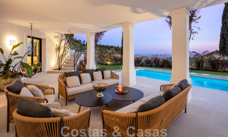 Voortreffelijke luxevilla te koop in een Mediterrane stijl met een eigentijds design op een verhoogde positie in El Madroñal, Benahavis - Marbella 48134 