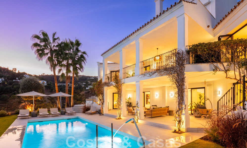 Voortreffelijke luxevilla te koop in een Mediterrane stijl met een eigentijds design op een verhoogde positie in El Madroñal, Benahavis - Marbella 48136