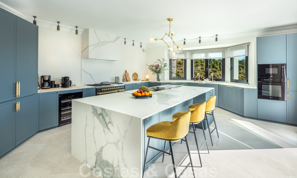 Voortreffelijke luxevilla te koop in een Mediterrane stijl met een eigentijds design op een verhoogde positie in El Madroñal, Benahavis - Marbella 48139