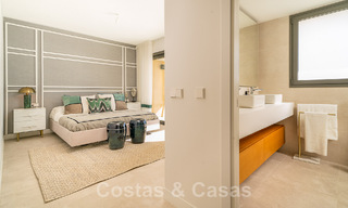 Schitterende show woning te koop in een nieuwbouwproject, bestaande uit halfvrijstaande villa’s met zeezicht in een luxueus resort Mijas, Costa del Sol 48574 