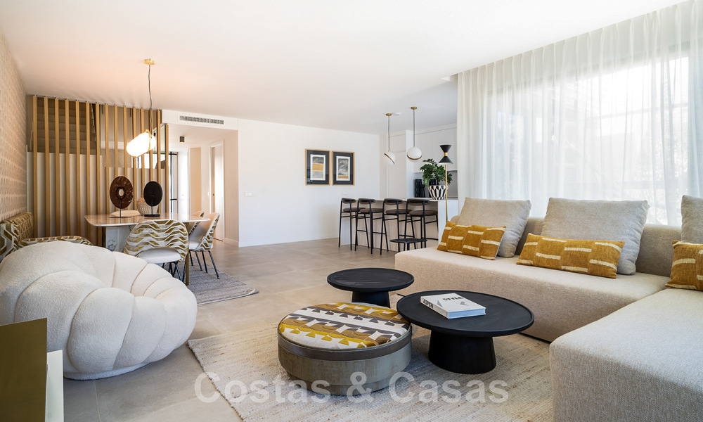 Schitterende show woning te koop in een nieuwbouwproject, bestaande uit halfvrijstaande villa’s met zeezicht in een luxueus resort Mijas, Costa del Sol 48580