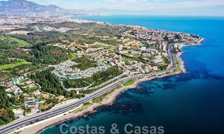Schitterende show woning te koop in een nieuwbouwproject, bestaande uit halfvrijstaande villa’s met zeezicht in een luxueus resort Mijas, Costa del Sol 48607 