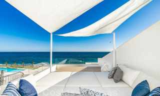 Instapklaar, modern, ultra-luxueus penthouse te koop, eerstelijnstrand, met open zeezicht, tussen Marbella en Estepona 48247 