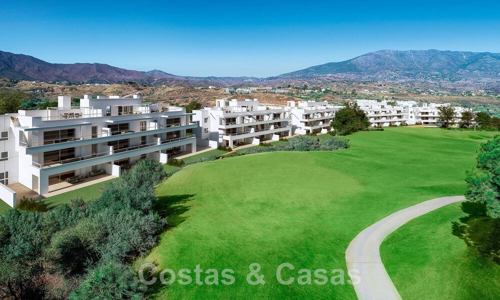 Moderne golfappartementen te koop gesitueerd in een exclusief golfresort in Mijas, Costa del Sol 49180