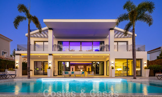 Hoogwaardig gerenoveerde villa in moderne stijl te koop in het hartje van de golfvallei van Nueva Andalucia, Marbella 49070 