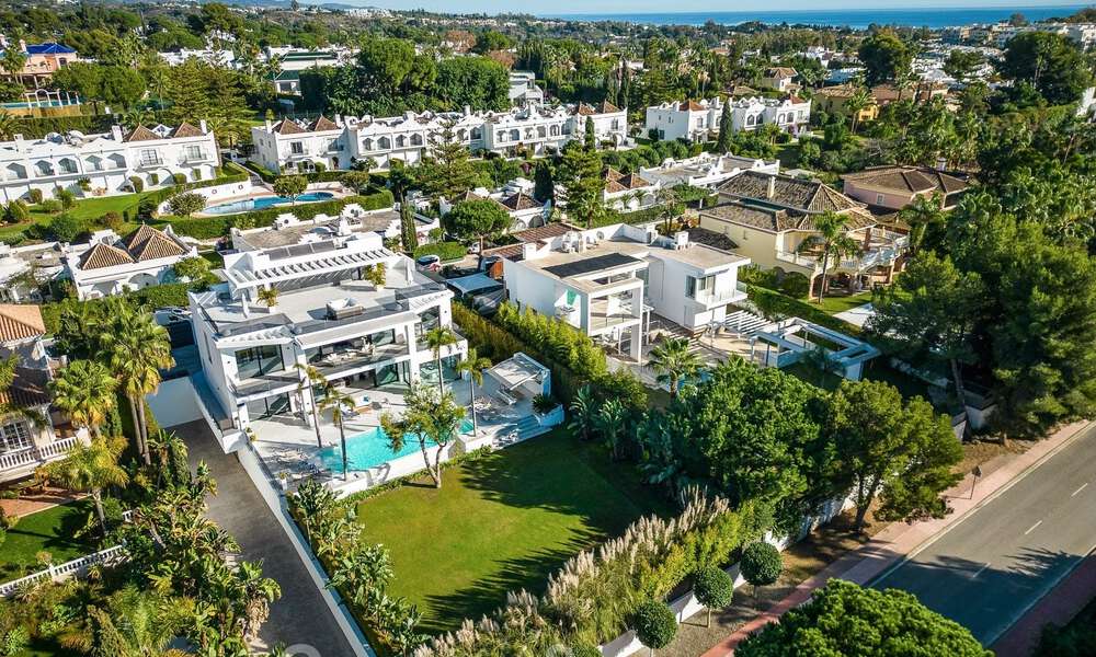 Hoogwaardig gerenoveerde villa in moderne stijl te koop in het hartje van de golfvallei van Nueva Andalucia, Marbella 49077