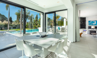 Hoogwaardig gerenoveerde villa in moderne stijl te koop in het hartje van de golfvallei van Nueva Andalucia, Marbella 49091 