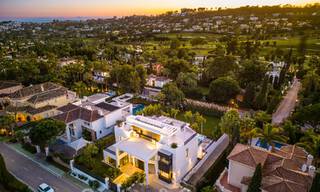 Hoogwaardig gerenoveerde villa in moderne stijl te koop in het hartje van de golfvallei van Nueva Andalucia, Marbella 49102 