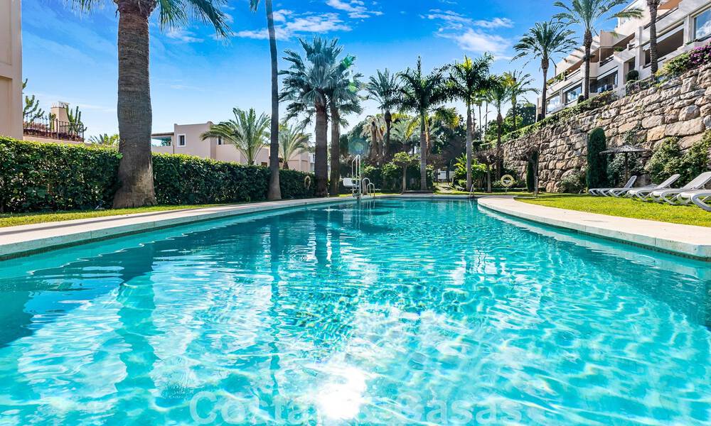 Modern gerenoveerd appartement te koop, met zeezicht in een gated complex op de New Golden Mile tussen Marbella en Estepona 49524