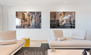Modern gerenoveerd appartement te koop, met zeezicht in een gated complex op de New Golden Mile tussen Marbella en Estepona 49531 