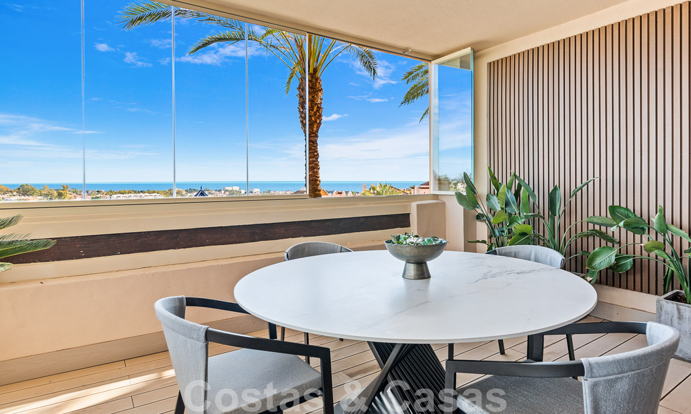 Modern gerenoveerd appartement te koop, met zeezicht in een gated complex op de New Golden Mile tussen Marbella en Estepona 49532