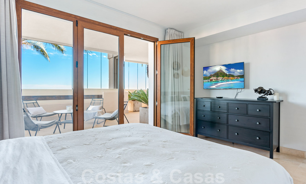 Modern gerenoveerd appartement te koop, met zeezicht in een gated complex op de New Golden Mile tussen Marbella en Estepona 49538