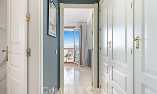 Modern gerenoveerd appartement te koop, met zeezicht in een gated complex op de New Golden Mile tussen Marbella en Estepona 49539 