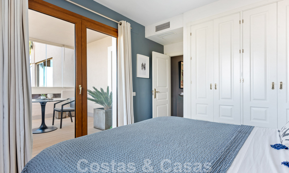 Modern gerenoveerd appartement te koop, met zeezicht in een gated complex op de New Golden Mile tussen Marbella en Estepona 49543