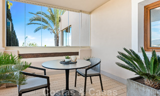 Modern gerenoveerd appartement te koop, met zeezicht in een gated complex op de New Golden Mile tussen Marbella en Estepona 49544 