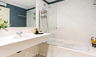 Modern gerenoveerd appartement te koop, met zeezicht in een gated complex op de New Golden Mile tussen Marbella en Estepona 49546 