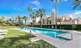 Modern gerenoveerd appartement te koop, met zeezicht in een gated complex op de New Golden Mile tussen Marbella en Estepona 49549 