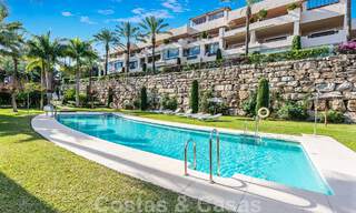 Modern gerenoveerd appartement te koop, met zeezicht in een gated complex op de New Golden Mile tussen Marbella en Estepona 49552 