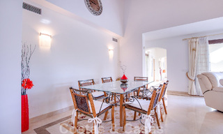 Vrijstaande Andalusische villa te koop met veel potentieel, gelegen op een hoge positie, omgeven door golfbanen in Benahavis - Marbella 49587 