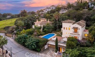 Vrijstaande Andalusische villa te koop met veel potentieel, gelegen op een hoge positie, omgeven door golfbanen in Benahavis - Marbella 49620 