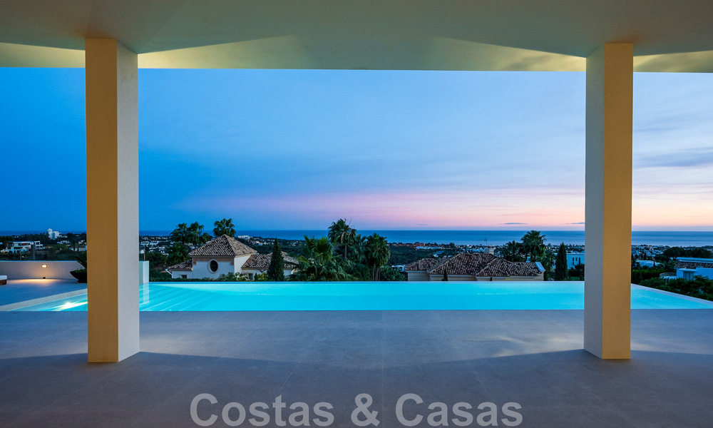 Exclusieve designvilla met panoramisch zeezicht te koop in het een vijfsterren golfresort in Marbella - Benahavis 48823