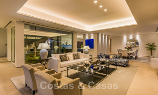 Eerstelijns golf luxevilla in een elegante moderne stijl met prachtig golf- en zeezicht te koop in Los Flamingos Golfresort in Marbella - Benahavis 48933 