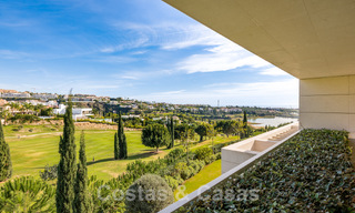 Eerstelijns golf luxevilla in een elegante moderne stijl met prachtig golf- en zeezicht te koop in Los Flamingos Golfresort in Marbella - Benahavis 48947 