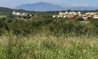 Perceel + project van een geavanceerde villa te koop gesitueerd in de zeer exclusieve, afgeschermde gemeenschap van Sotogrande, Costa del Sol 49022 