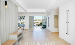 Elegante, Spaanse luxevilla te koop met privé tennisbaan in een afgesloten woonwijk in La Quinta, Benahavis - Marbella 50388 