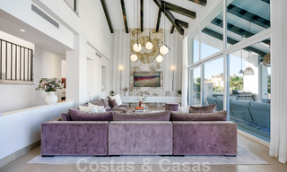 Elegante, Spaanse luxevilla te koop met privé tennisbaan in een afgesloten woonwijk in La Quinta, Benahavis - Marbella 50390 
