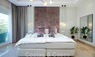 Elegante, Spaanse luxevilla te koop met privé tennisbaan in een afgesloten woonwijk in La Quinta, Benahavis - Marbella 50424 