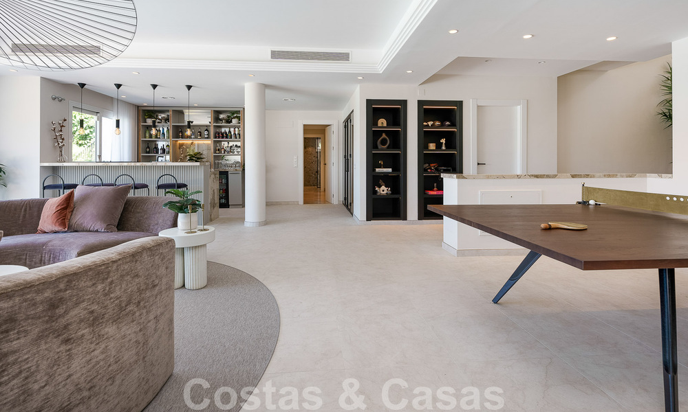 Elegante, Spaanse luxevilla te koop met privé tennisbaan in een afgesloten woonwijk in La Quinta, Benahavis - Marbella 50440