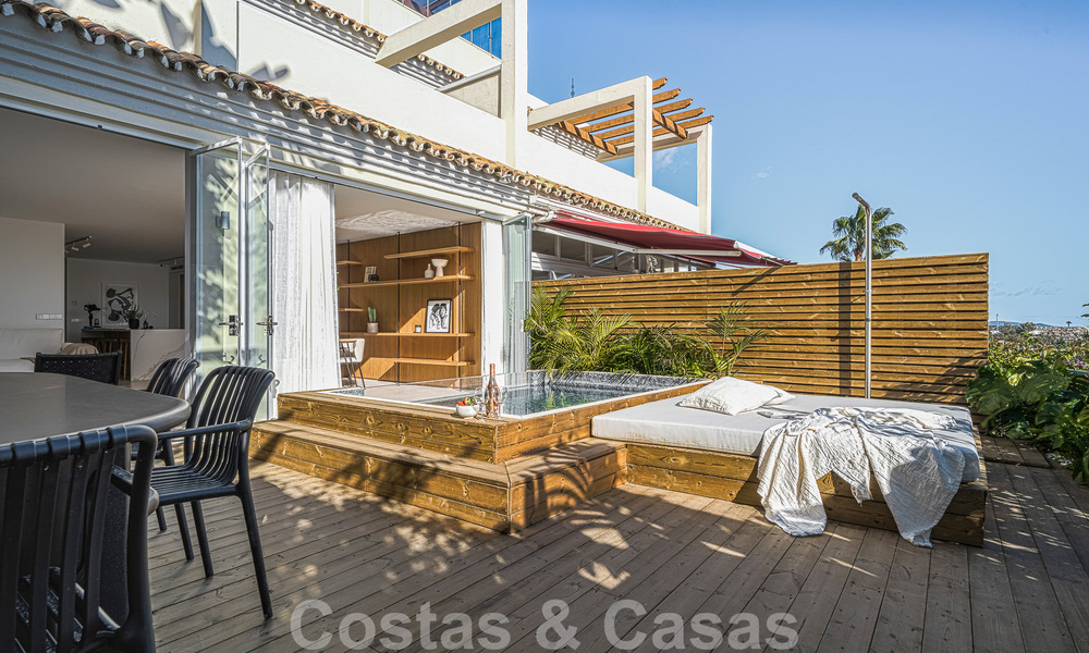 2 exclusieve appartementen te koop met een ruim terras, privézwembad en uitzicht op de La concha berg te Nueva Andalucia, Marbella 50100