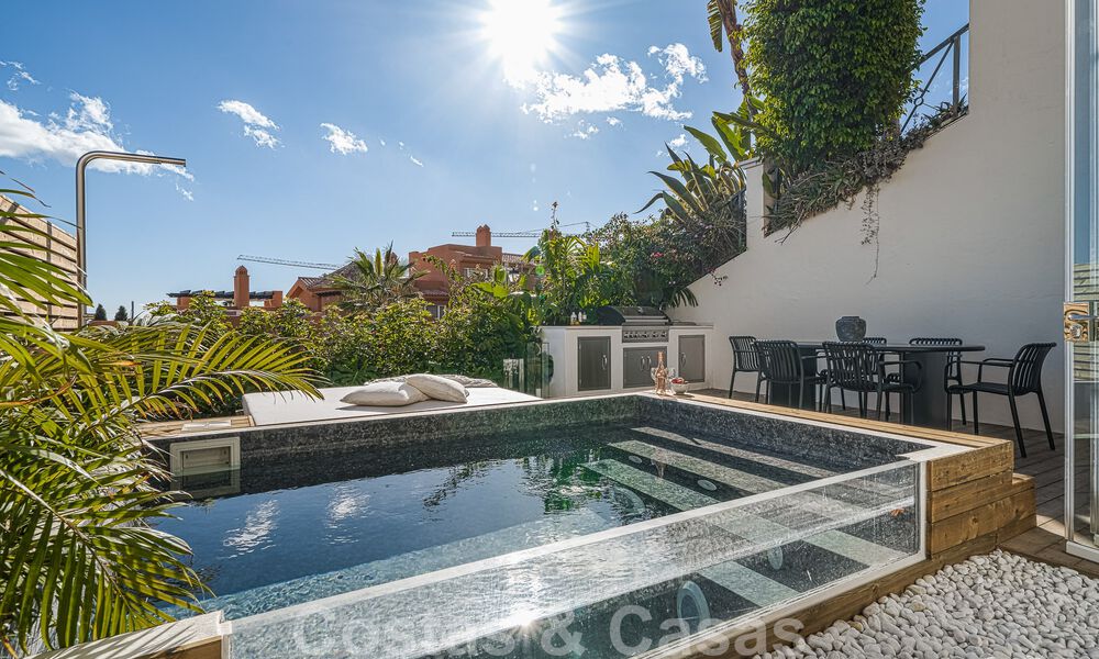 2 exclusieve appartementen te koop met een ruim terras, privézwembad en uitzicht op de La concha berg te Nueva Andalucia, Marbella 50122