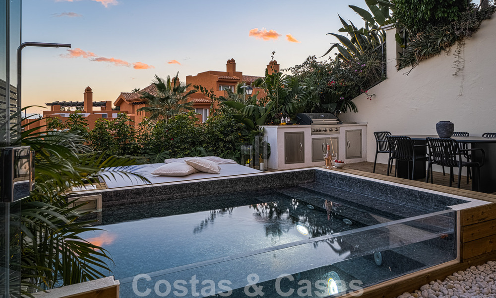 2 exclusieve appartementen te koop met een ruim terras, privézwembad en uitzicht op de La concha berg te Nueva Andalucia, Marbella 50125