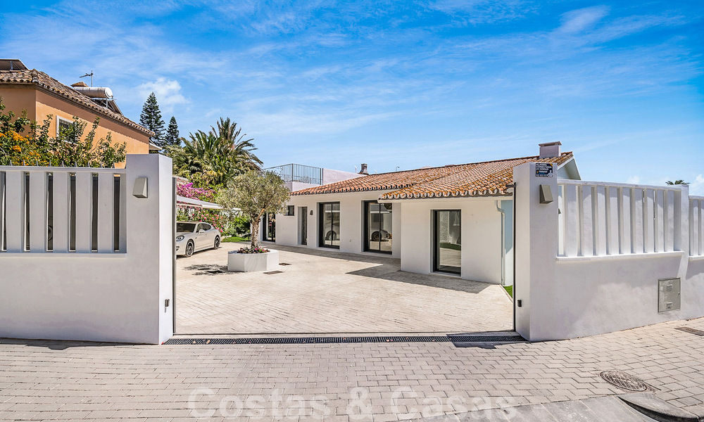 Instapklaar! Eén niveau villa te koop met 4 slaapkamers, op 400m van het strand op de New Golden Mile, Marbella - Estepona 50001