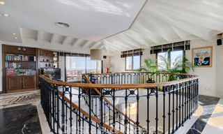 Gigantisch duplex penthouse te koop met adembenemend zeezicht op eerstelijnsstrand in de jachthaven van Puerto Banus, Marbella 49111 