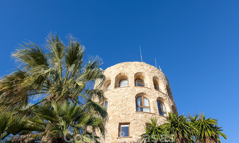 Gigantisch duplex penthouse te koop met adembenemend zeezicht op eerstelijnsstrand in de jachthaven van Puerto Banus, Marbella 49126