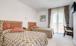 Gigantisch duplex penthouse te koop met adembenemend zeezicht op eerstelijnsstrand in de jachthaven van Puerto Banus, Marbella 49157 