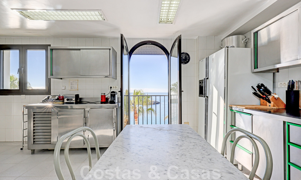 Gigantisch duplex penthouse te koop met adembenemend zeezicht op eerstelijnsstrand in de jachthaven van Puerto Banus, Marbella 49162