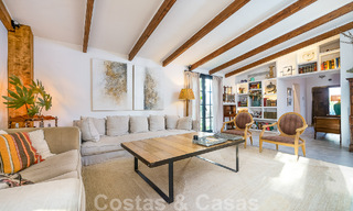 Sfeervolle, karakteristieke villa in Ibiza-stijl te koop met een groot separaat gastenverblijf gelegen in West Marbella 49926 
