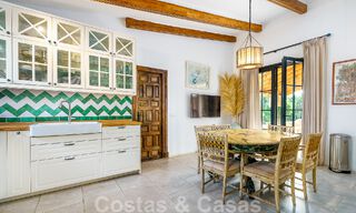 Sfeervolle, karakteristieke villa in Ibiza-stijl te koop met een groot separaat gastenverblijf gelegen in West Marbella 49941 