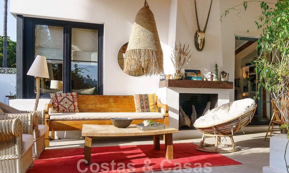 Sfeervolle, karakteristieke villa in Ibiza-stijl te koop met een groot separaat gastenverblijf gelegen in West Marbella 49964