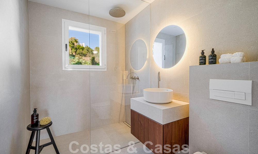 Zeer bekoorlijk en ruim luxe penthouse te koop met open zeezicht vanaf het solarium in La Quinta, Benahavis - Marbella 49983