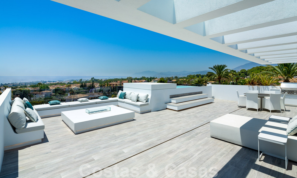 Contemporaine, vrijstaande luxevilla te koop met panoramisch berg- en zeezicht, hartje Golden Mile van Marbella 49885